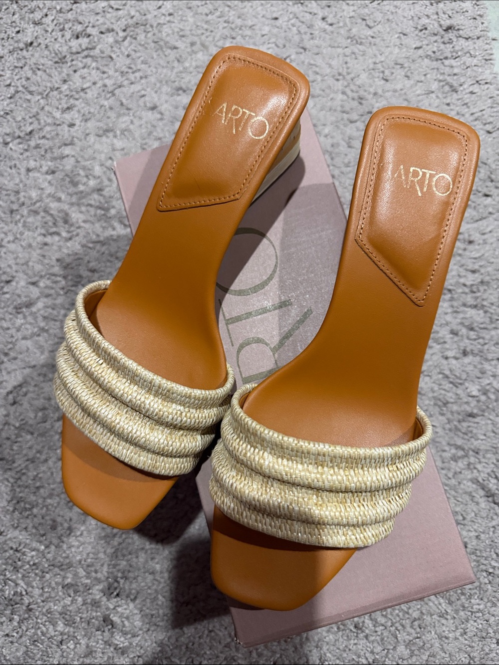 Franco Sarto Women's Tan Slide Sandals with Natural Rope Straps - wore once